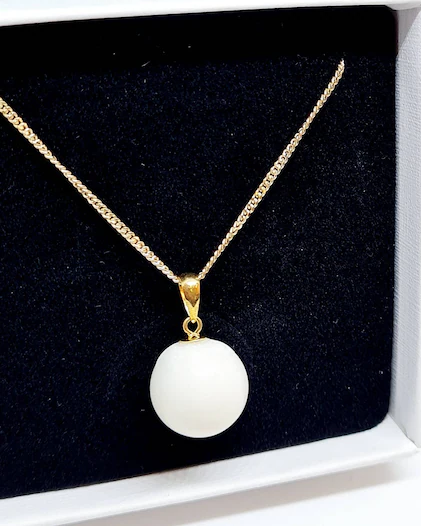 Classic Pearl Necklace